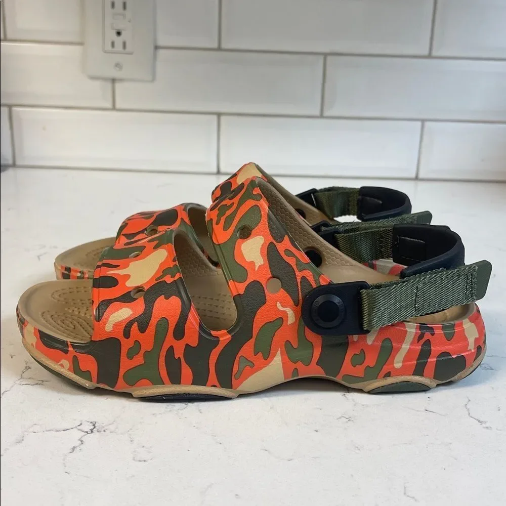 CROCS CLASSIC ALLTERRAIN CAMO SANDAL Kids Orange Camo Strap Sandals SZ Junior 3